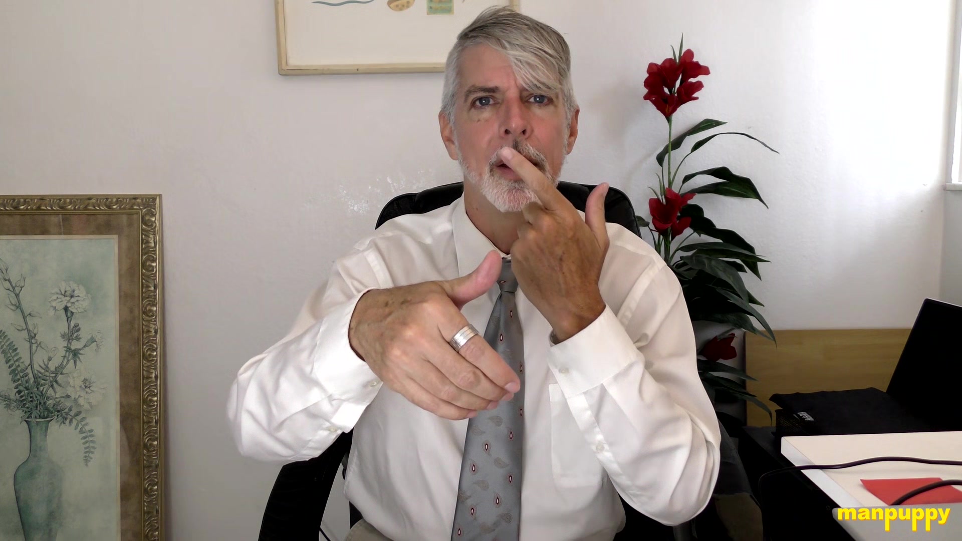 ManPuppy: Psychiatrist Richard Lennox Teaches Virgin To Cum In Office Session