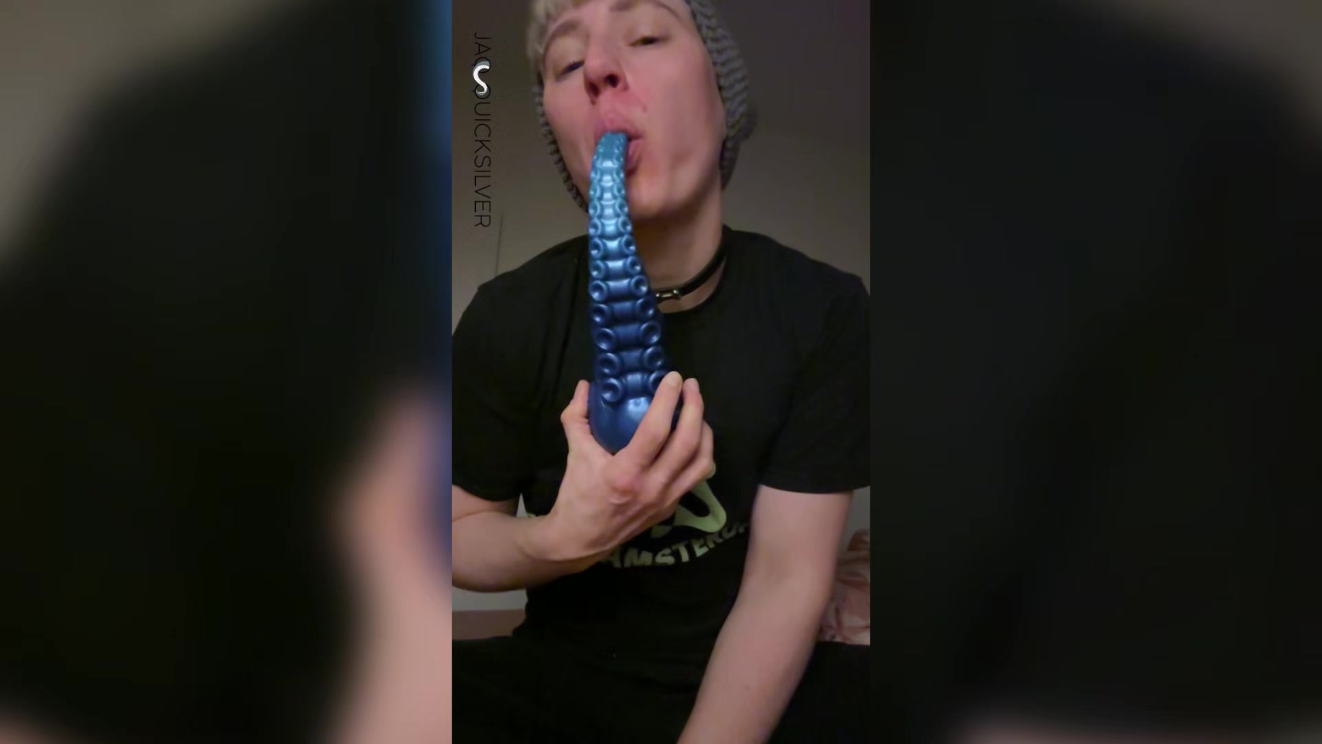 Seaside Lust - fantasy toy in pussy makes FtM cum for 30 seconds!
