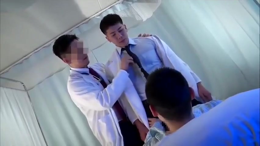 Two Medics 1 Patient