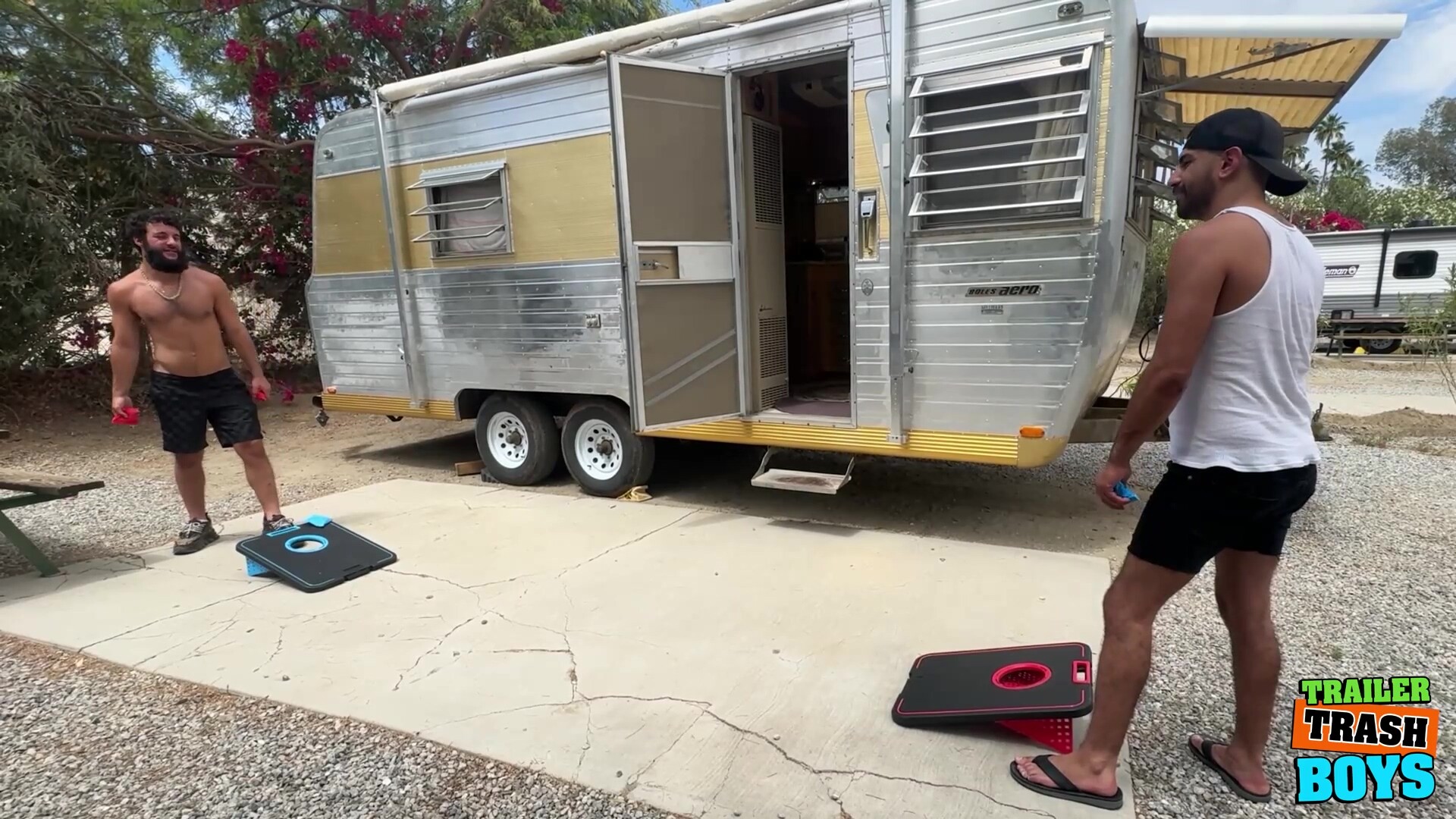 TRAILERTRASHBOYS Pup Hades And Giovanni Enjoys Bareback Session