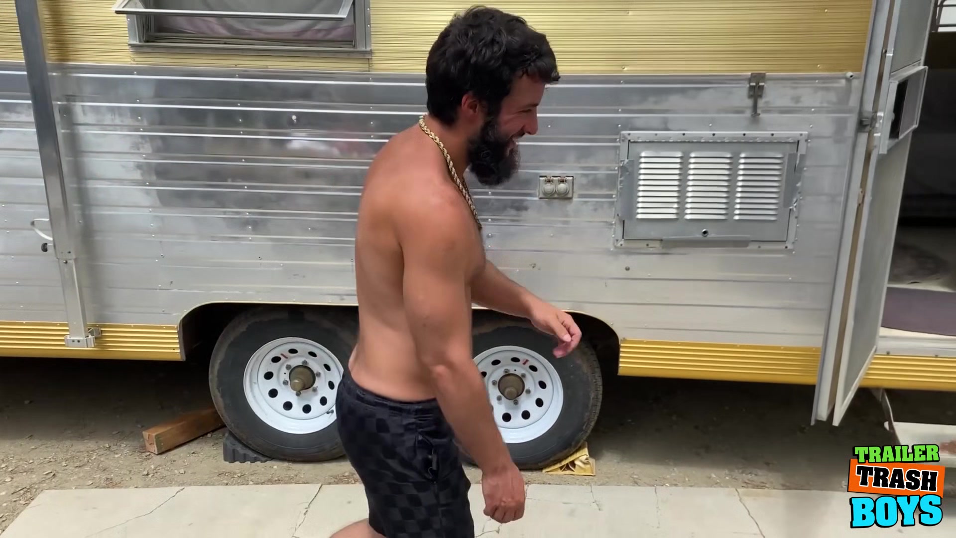 TRAILERTRASHBOYS Pup Hades And Giovanni Enjoys Bareback Session