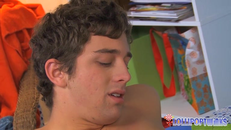 LollipopTwinks: Sweaty Levon Meeks Works Out While Krys Perez Jerks And Begs For Dick
