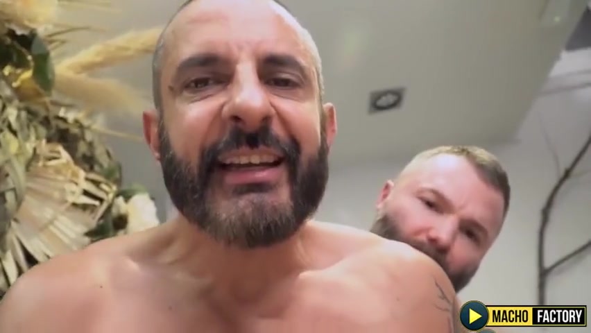 Pilation Of Muscled Hunks In Threesome Power Fucks