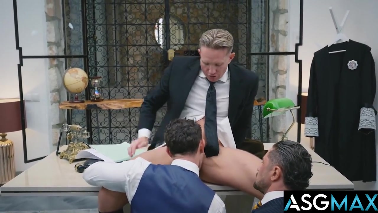 Im Gonna Fuck Your Gangsta Ass! - Hunk Judge Fucks & Gets Fucked By Jock Gangsters