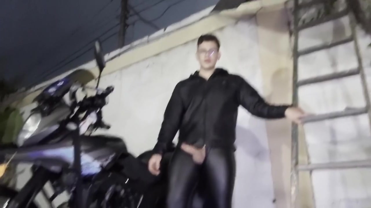 Being So Kinky In Hot Leather In Outdoors On The Bike, With A Masive Creampie