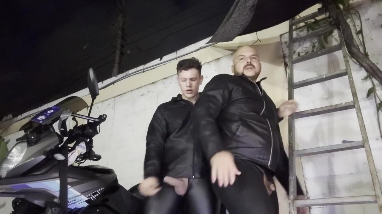 Being So Kinky In Hot Leather In Outdoors On The Bike, With A Masive Creampie