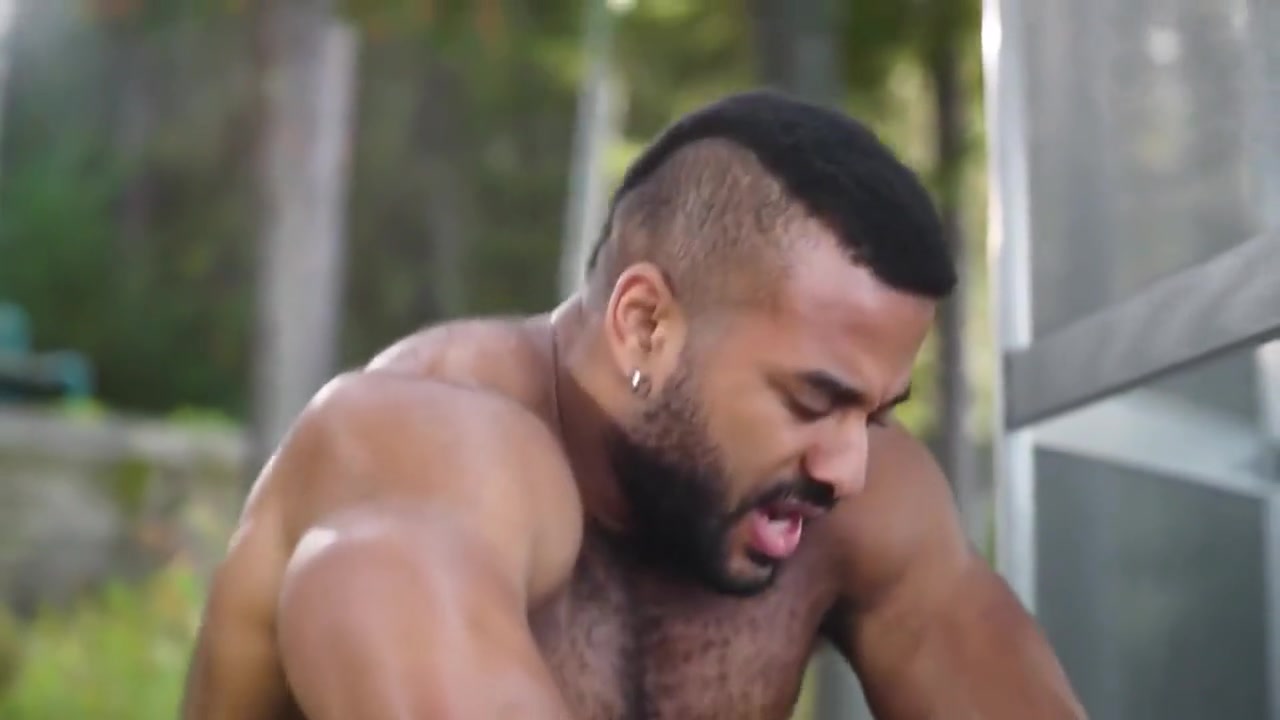 Bodybuilder Fuck James