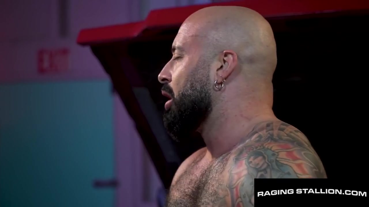 Five Hung Studs Have Epic Orgy In Garage