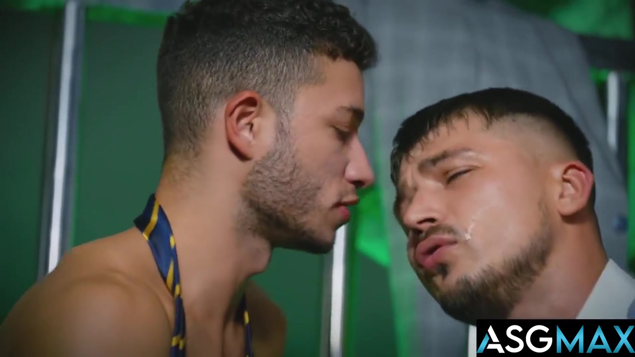 Hunk Mobsters Vincent & Trevor Spit-roast Tatted Jock