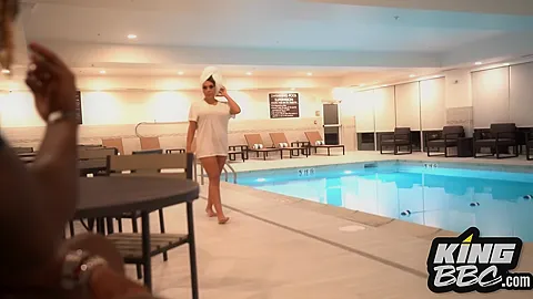 KingBBC Fucking Ms Red X at the Convention