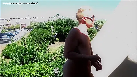 Nakrd Public Dancing
