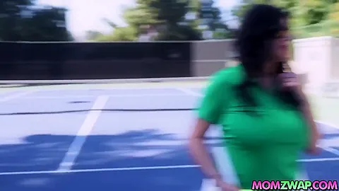 Stepmoms Cools Down Nade And Nicks Hard Boner