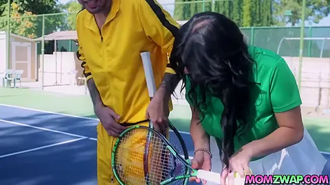 Stepmoms Cools Down Nade And Nicks Hard Boner