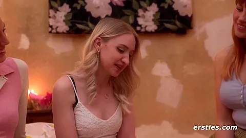 4 Hot Lesbians Play A Sexy Card Game