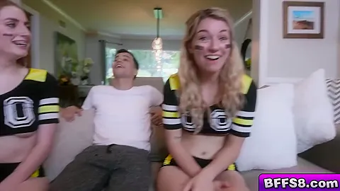 Hot Stud Whips Out His Huge Man Meat And The Besties T