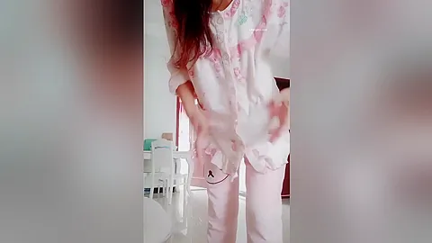 Video of an inexperienced Asian couple shagging in bed, taken from another site.
