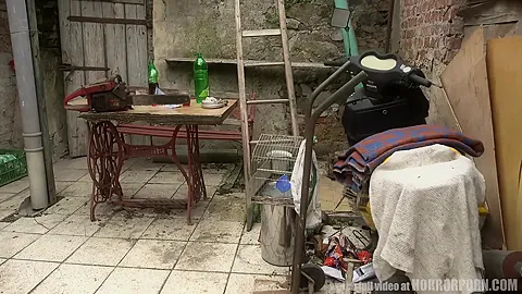 HORRORPORN - Nymphomaniac household