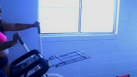 Feeding Time - Sex Movies Featuring Crystalblue420