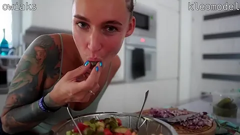 Two Amateur Couples Sex On The First Time Meeting X With Kleo Model And Owiaks