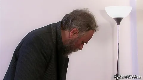 Cheating Girlfriend Spreads Legs For Oldman