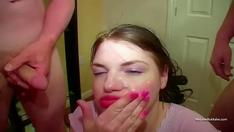 Teoni Taking Cumshot Facials (teoni)