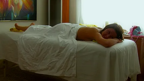 Sexy teen 18+ With Bubble But Enjoys Sex Massage Experience