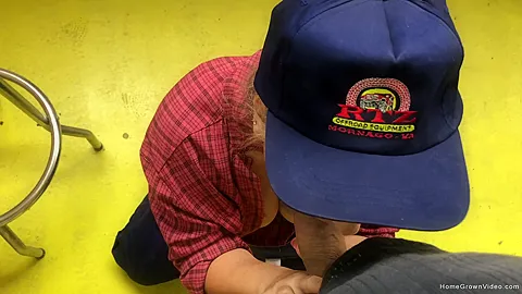 Getting Dirty In The Garage - Luna Green & Markus Green