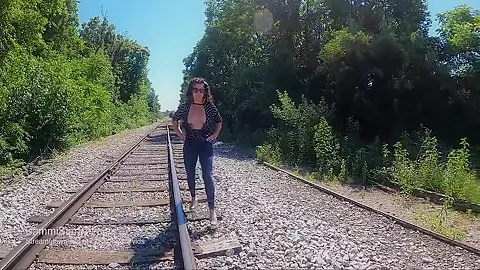 Buttless Jeans Walkabout