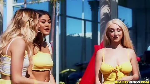 3 Hotties Squirt And Ride In 4x4! Ft. Kendra & Khloe