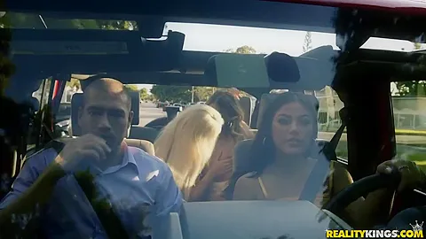 3 Hotties Squirt And Ride In 4x4! Ft. Kendra & Khloe