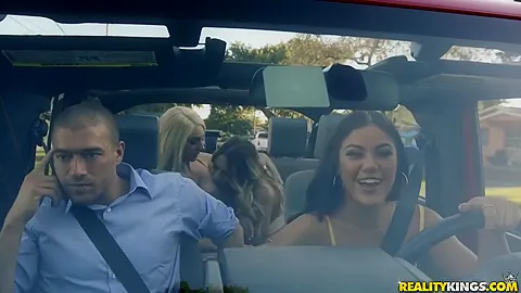 3 Hotties Squirt And Ride In 4x4! Ft. Kendra & Khloe