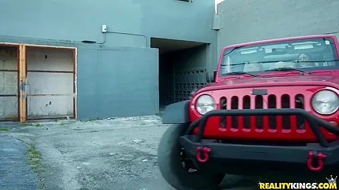 3 Hotties Squirt And Ride In 4x4! Ft. Kendra & Khloe