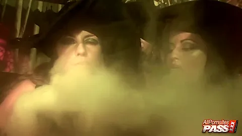 4k Advacned Halloween Orgy Event Kicks Off With Cock Sucking