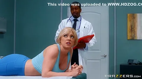 Milf Dee Wants To Reduce Dat Booty