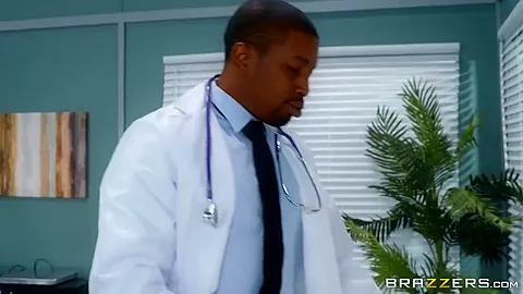 Milf Dee Wants To Reduce Dat Booty