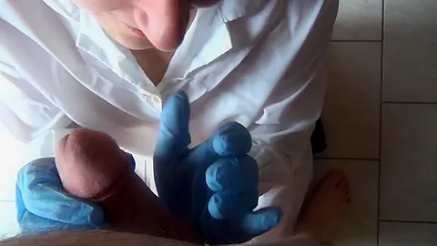 Sperm On The White Apron - TacAmateurs