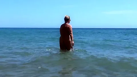 Zackynthos Pissing - TacAmateurs