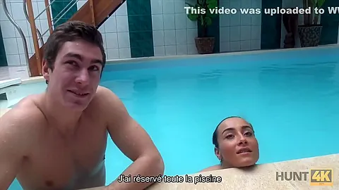 Sexy Brunette Lassie Est Prete A Satisfaire Le Proprietaire