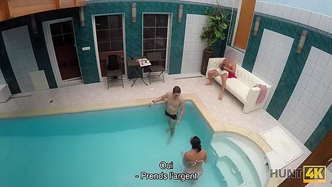 Sexy Brunette Lassie Est Prete A Satisfaire Le Proprietaire