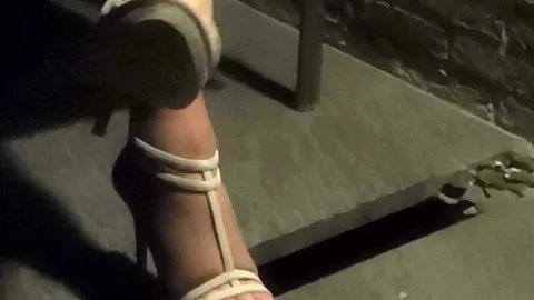 Classy MILF Shows Her Feet - TacAmateurs
