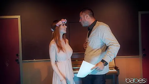 Piano Nymphoe Is Skinny And Fucked