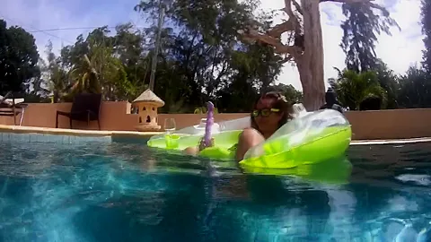 Mauritius Dildo In The Pool - TacAmateurs