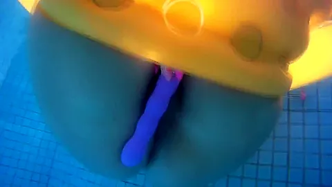 Mauritius Dildo In The Pool - TacAmateurs
