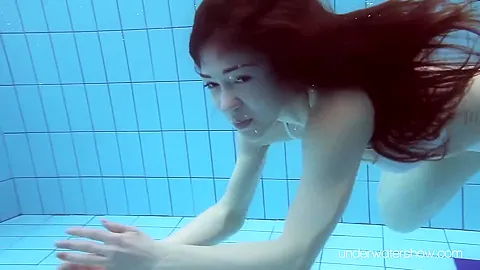 Roxalana Cheh Sexy Redhead Underwater
