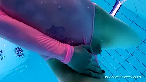 Enjoy Roxalana Underwater Naked In Pool