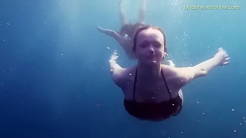 Hotties Naked Alone In The Sea
