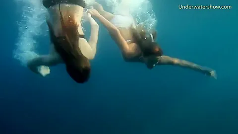 Hotties Naked Alone In The Sea