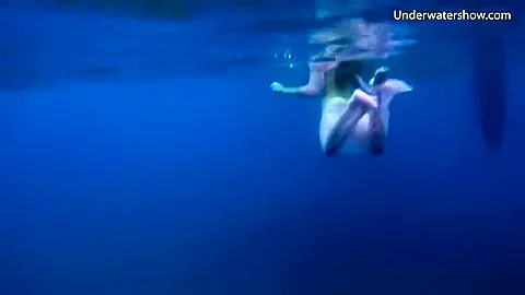 Swimming Naked Russian