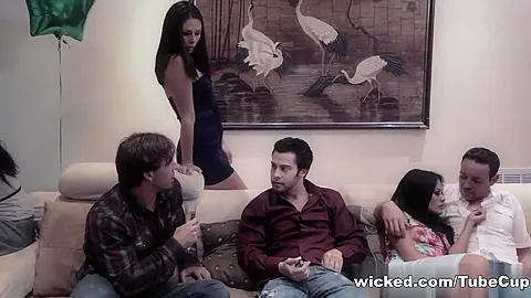 Just Friends, Scene 1