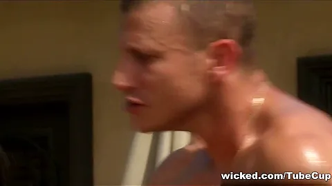 In Heat, Scene 4